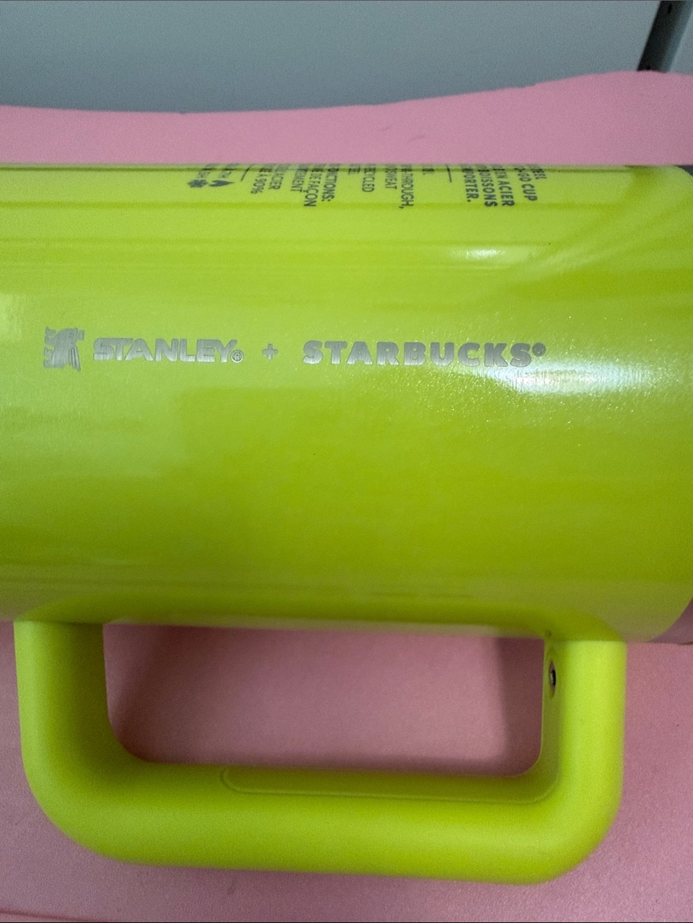 New Stanley x Starbucks Neon Yellow Travel Tumbler with Handle and Straw - Picture 2 of 5